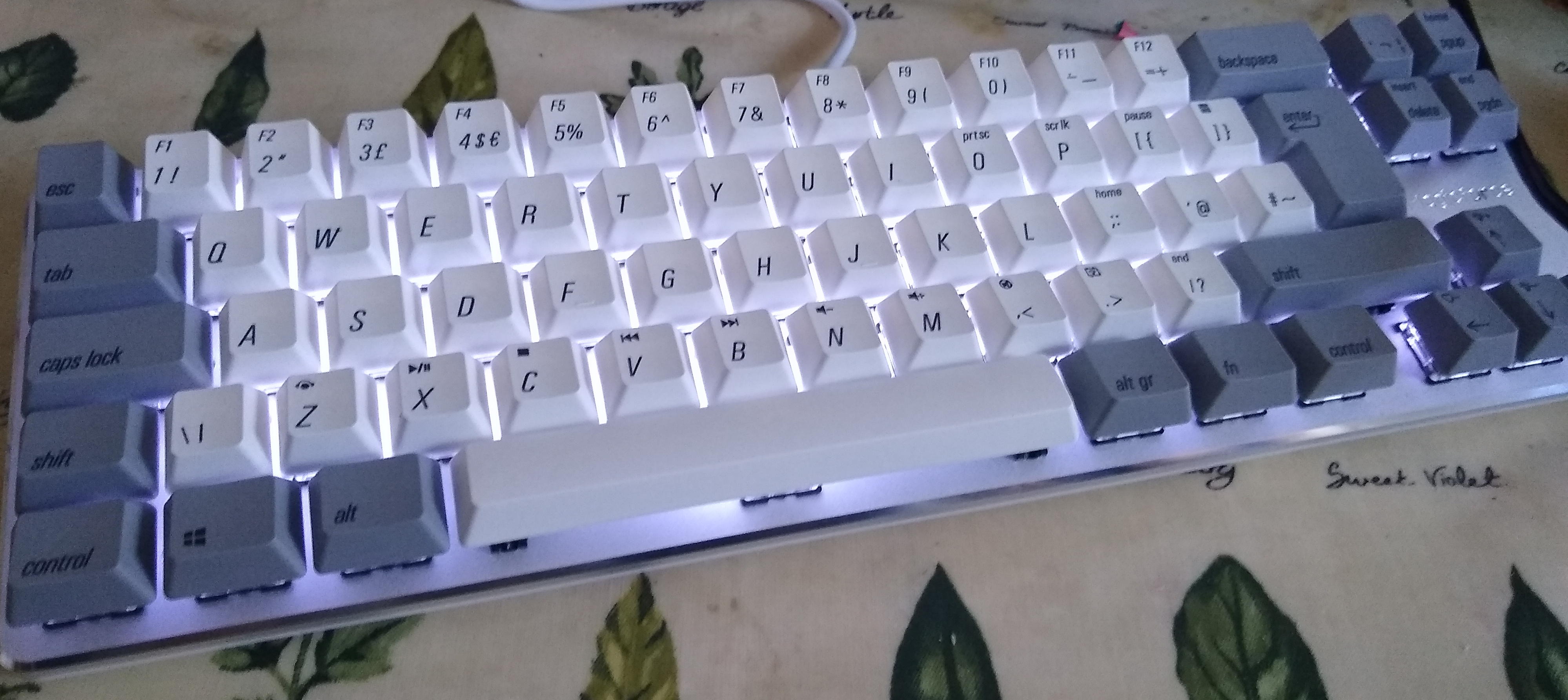 Magicforce Smart Keyboard Review